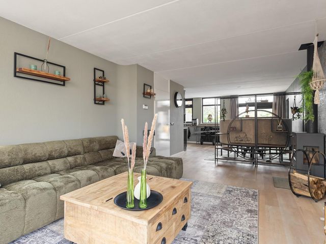 Boterzwin 1306, Julianadorp