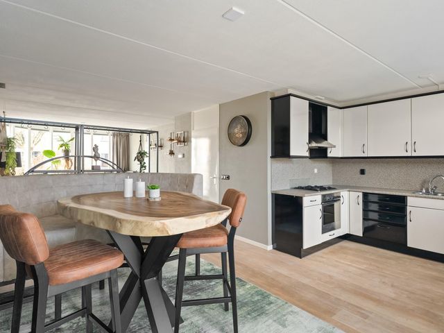 Boterzwin 1306, Julianadorp