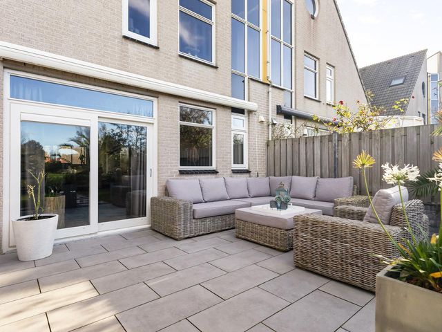 Boterzwin 1306, Julianadorp