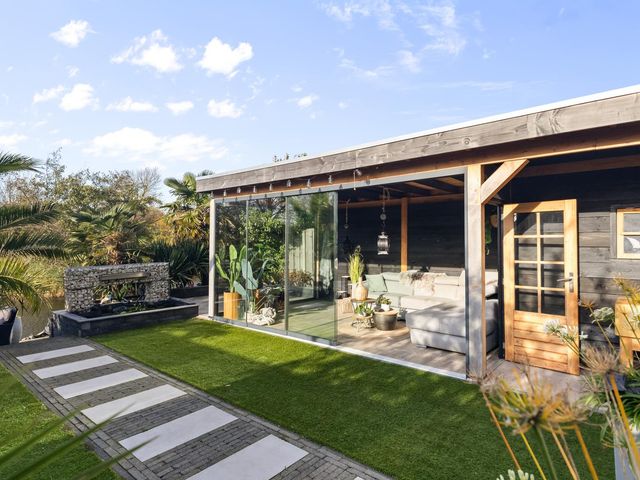 Boterzwin 1306, Julianadorp