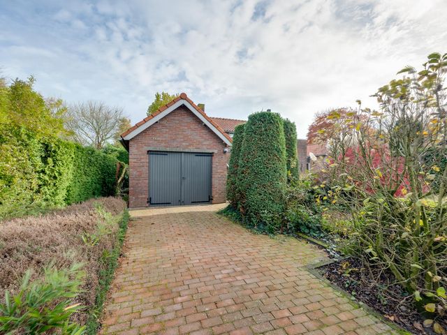 Hertenlaan 19, Hoeven