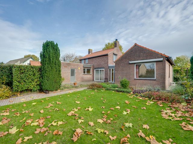 Hertenlaan 19, Hoeven