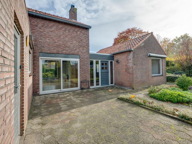 Hertenlaan 19, Hoeven