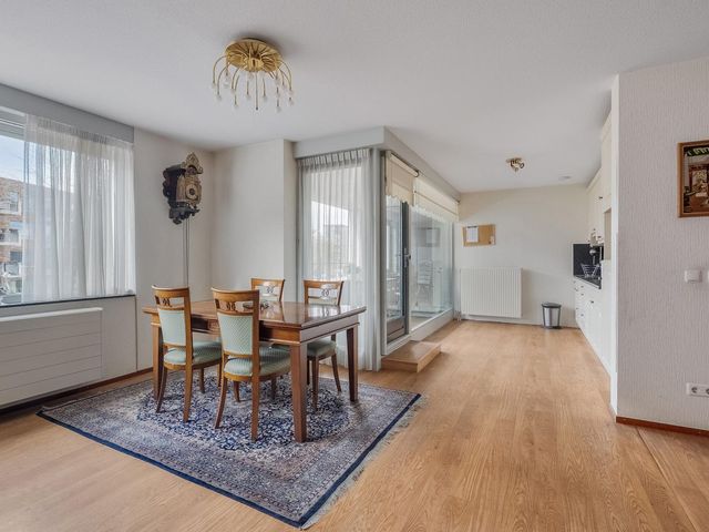 Reling 145, Barendrecht