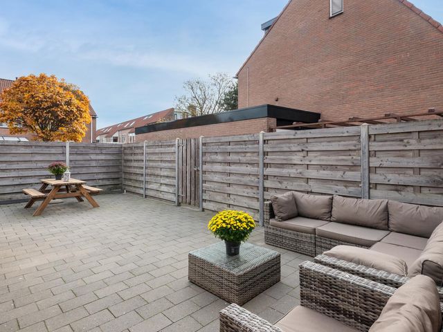 Koolmees 137, Ridderkerk