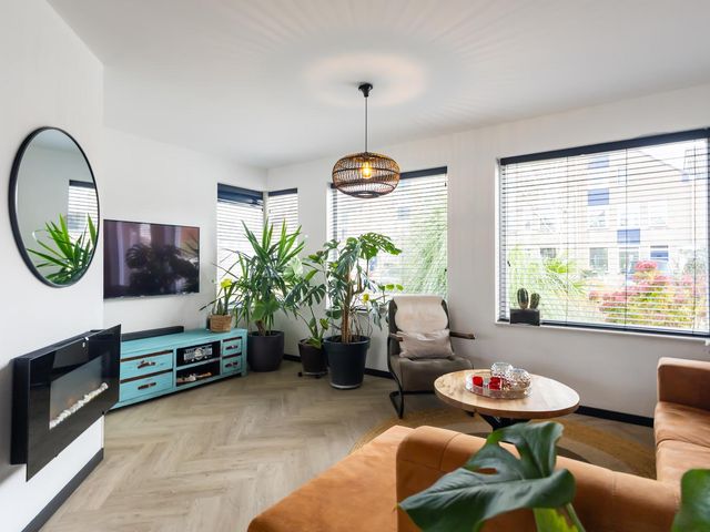 Zuster Siffelslaan 23, Anna Paulowna