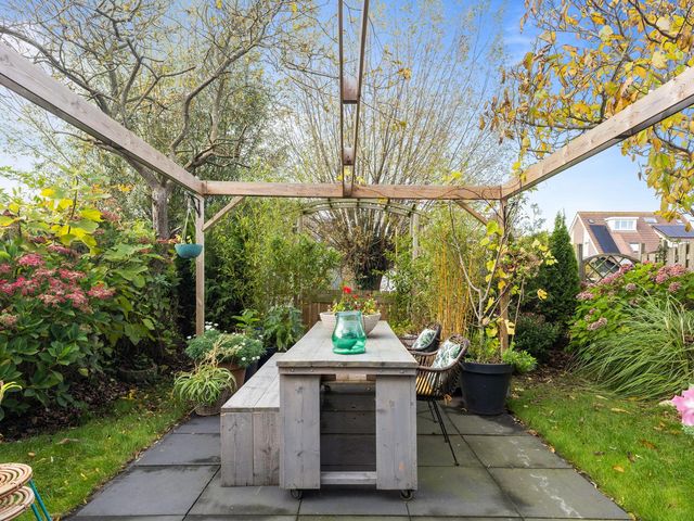 Zuster Siffelslaan 23, Anna Paulowna