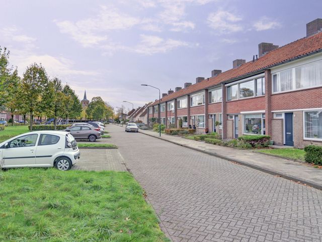 Julianaplein 19, Bladel