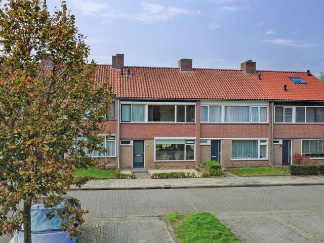 Julianaplein 19, Bladel