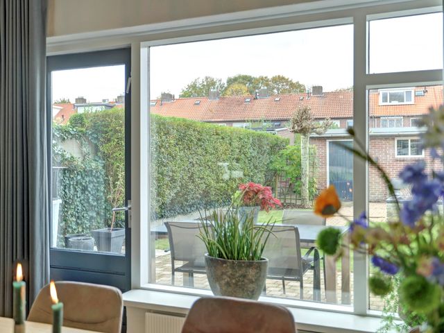 Julianaplein 19, Bladel