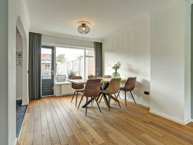 Julianaplein 19, Bladel