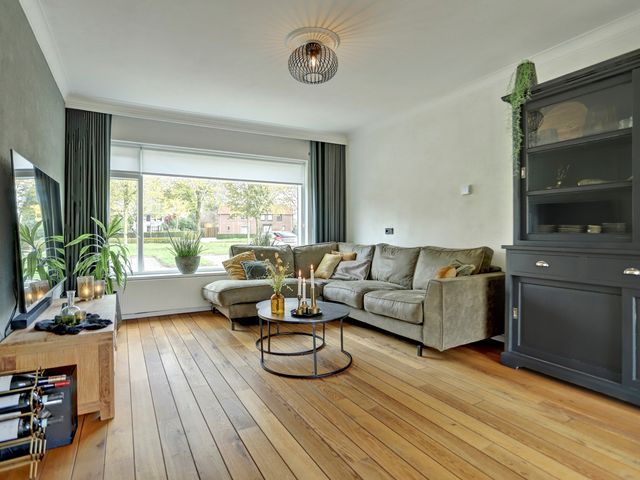 Julianaplein 19, Bladel