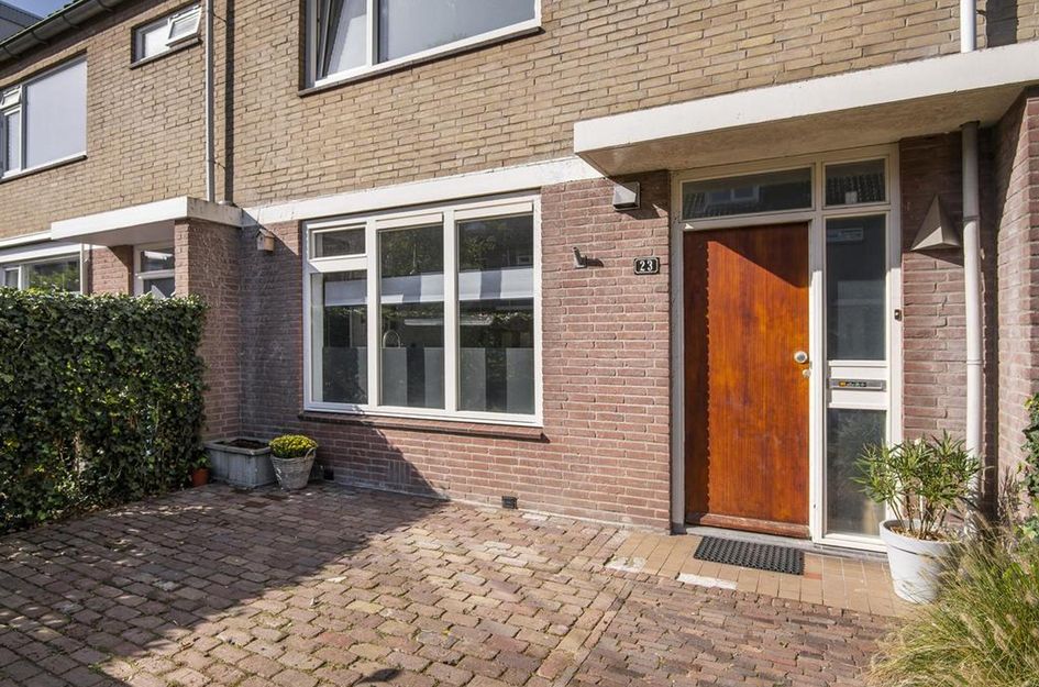 Carry van Bruggenstraat 23