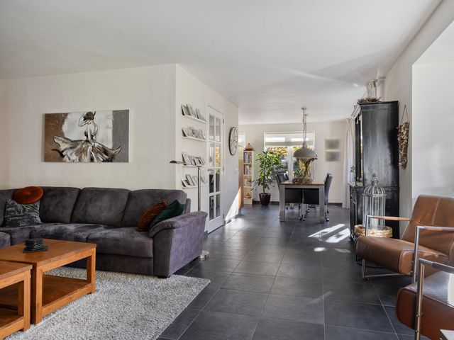 Dorpswei 18, Herveld