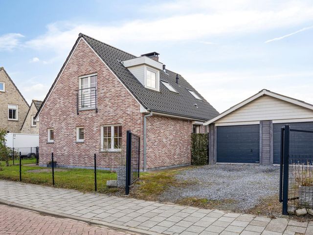 Kapitein R. Fassaertstraat 10, Lamswaarde