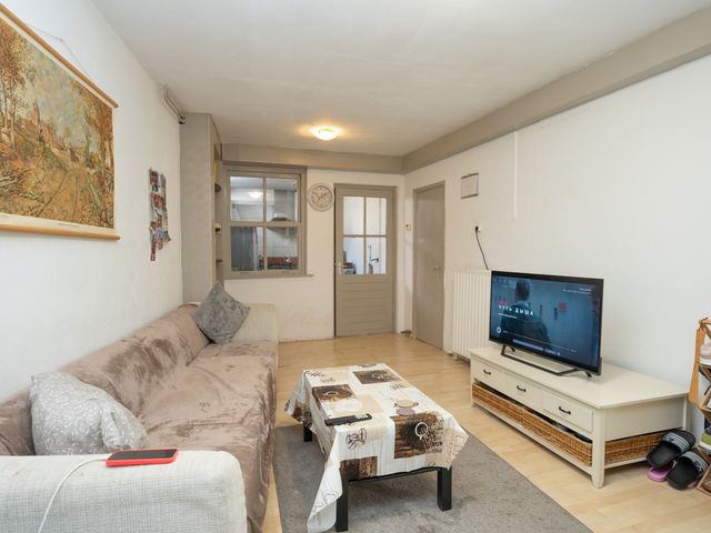 Kantoorstraat 10, Den Burg