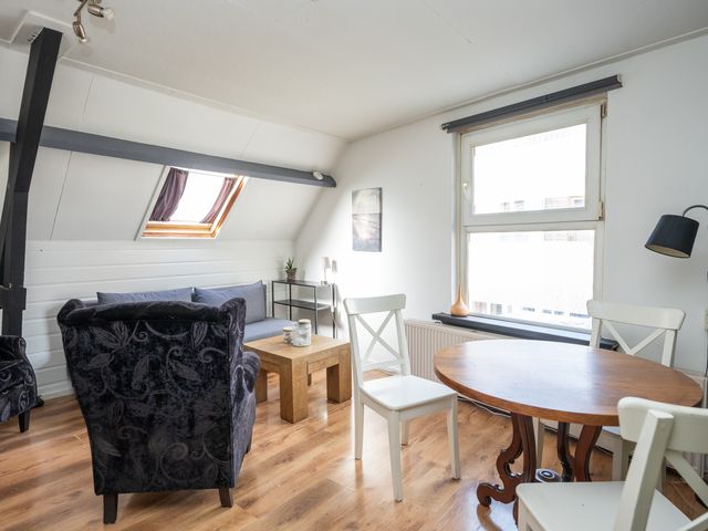 Kantoorstraat 10, Den Burg