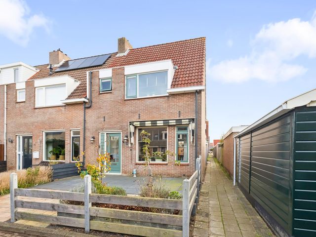 Burg. Warnerslaan 2, Anna Paulowna