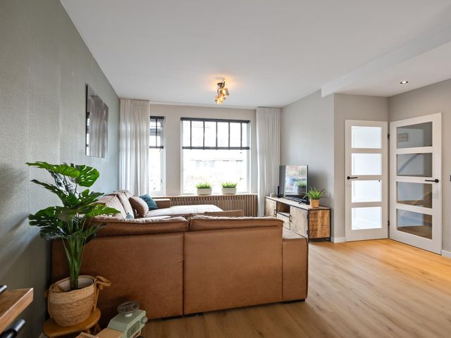 Burg. Warnerslaan 2, Anna Paulowna