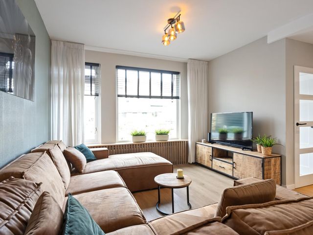 Burg. Warnerslaan 2, Anna Paulowna