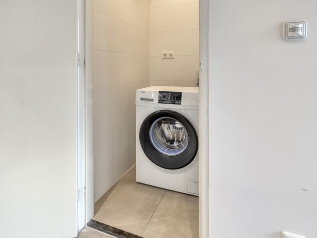 Ank van der Moerstraat 31C, Amsterdam