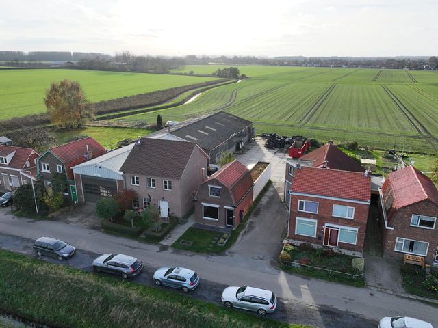 Altenastraat 8, Hoek