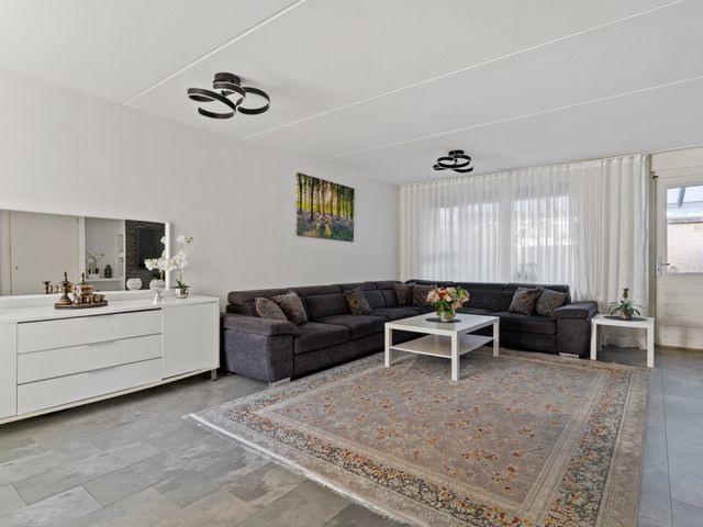 Riedertuin 70, Barendrecht