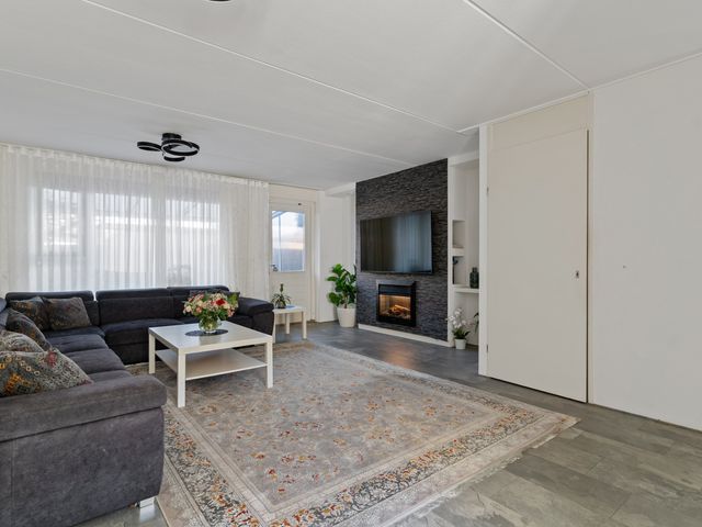 Riedertuin 70, Barendrecht