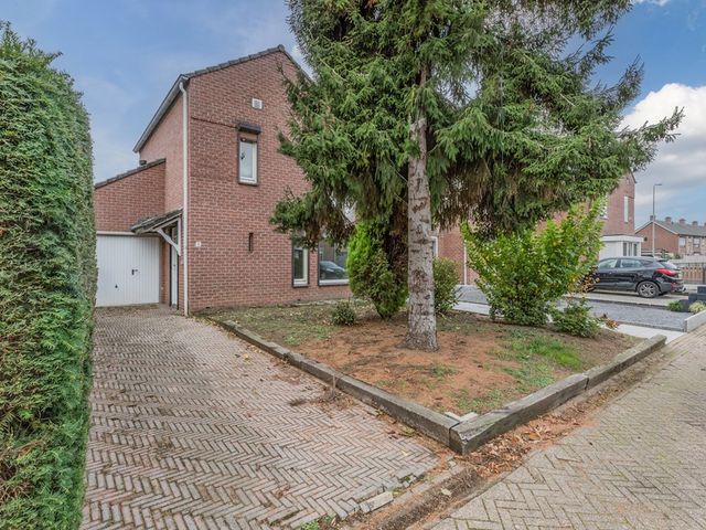 Jasmijnstraat 8, Echt