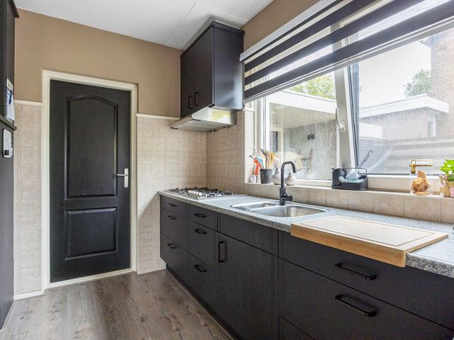 De Roe 6, Grootegast