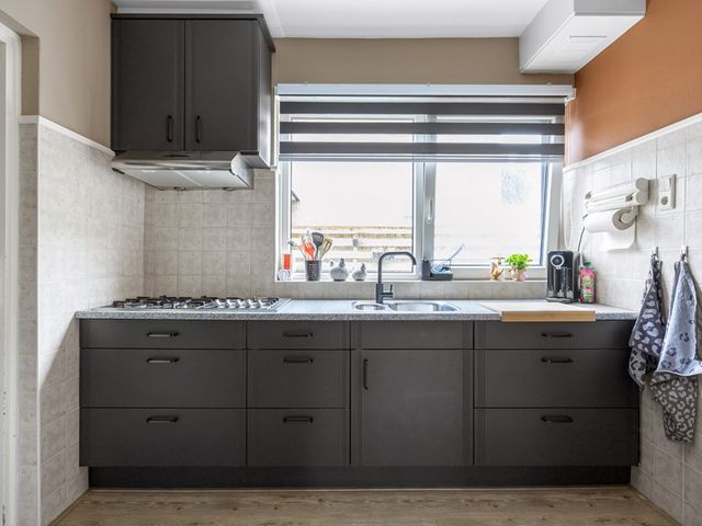 De Roe 6, Grootegast