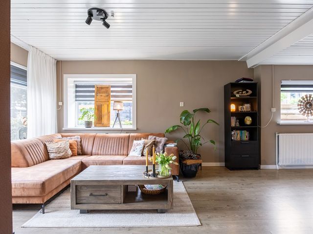 De Roe 6, Grootegast