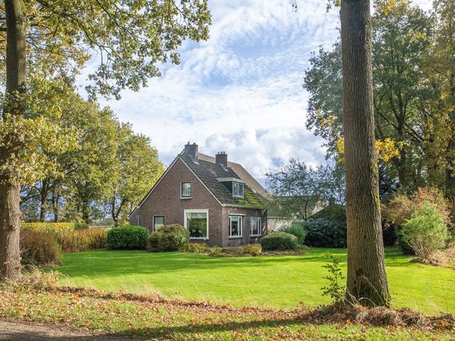 Witte Menweg 3, Geesbrug