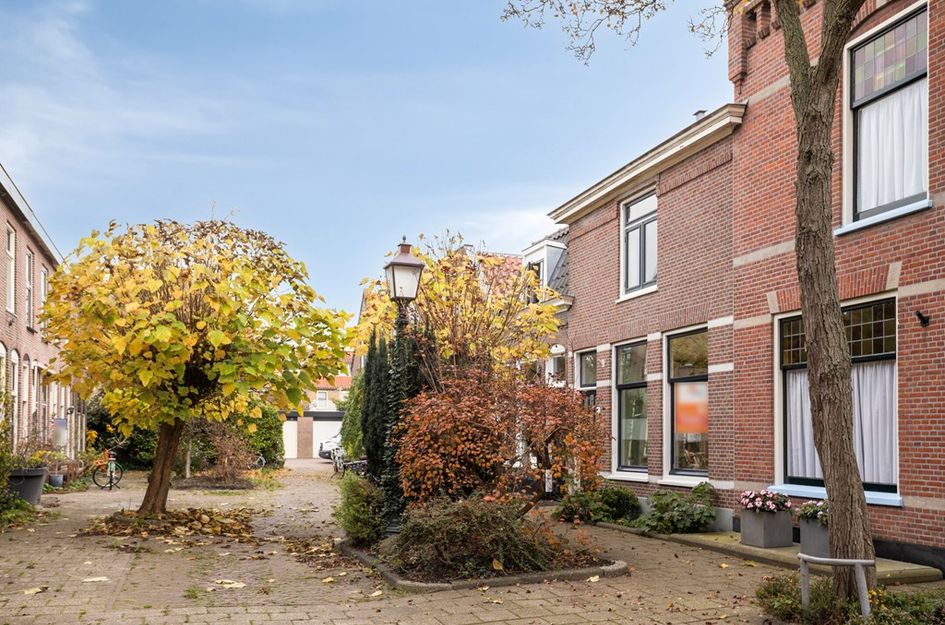 Dr. van Rhijnstraat 12