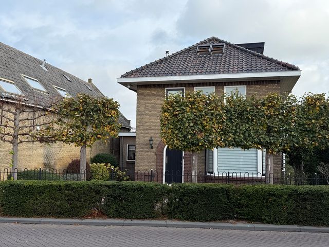 Molenstraat 11, Strijen