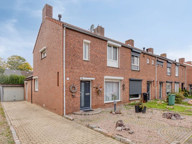 Pastoor Martensstraat 12, Vlodrop