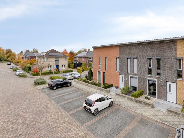 Elzenseloop 15, Heesch