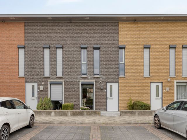 Elzenseloop 15, Heesch