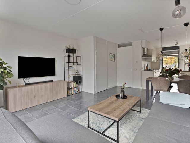 Elzenseloop 15, Heesch