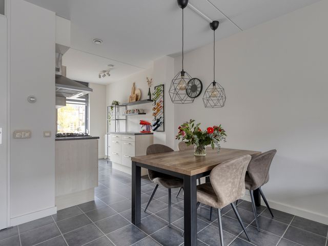 Elzenseloop 15, Heesch