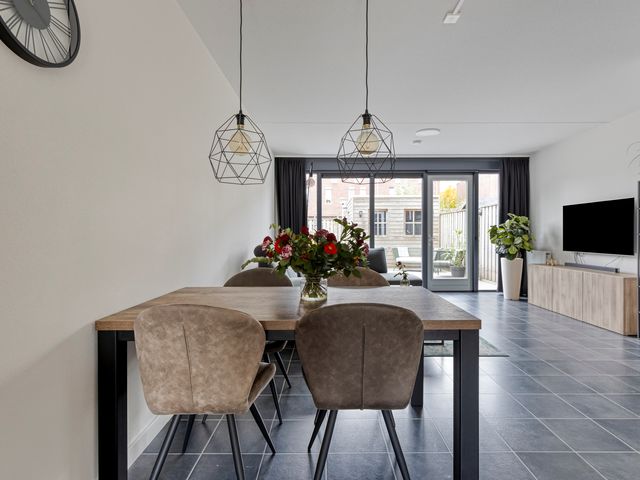 Elzenseloop 15, Heesch