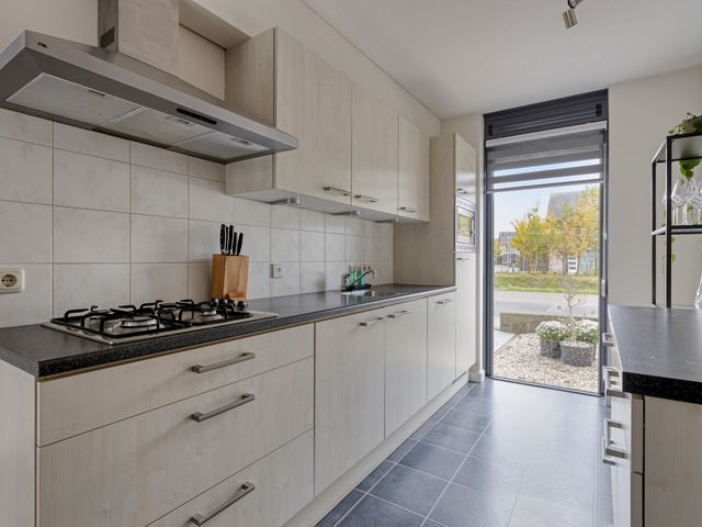 Elzenseloop 15, Heesch