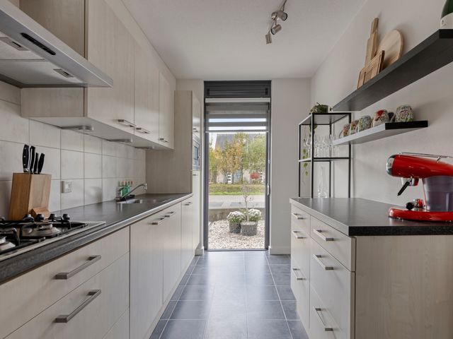 Elzenseloop 15, Heesch