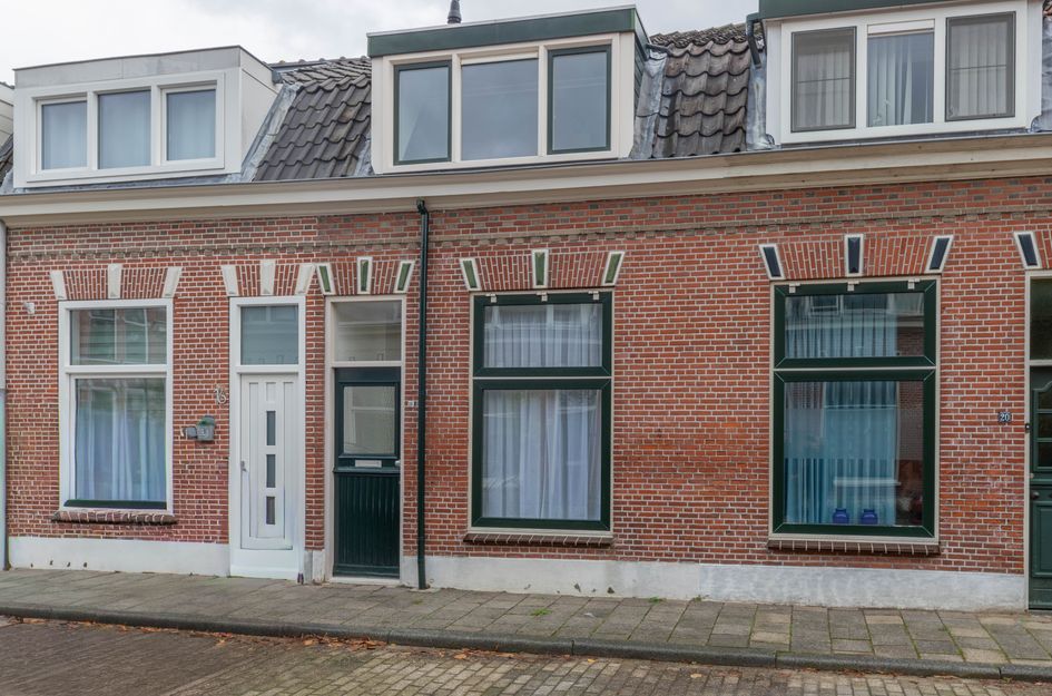 Oosterdwarsstraat 18