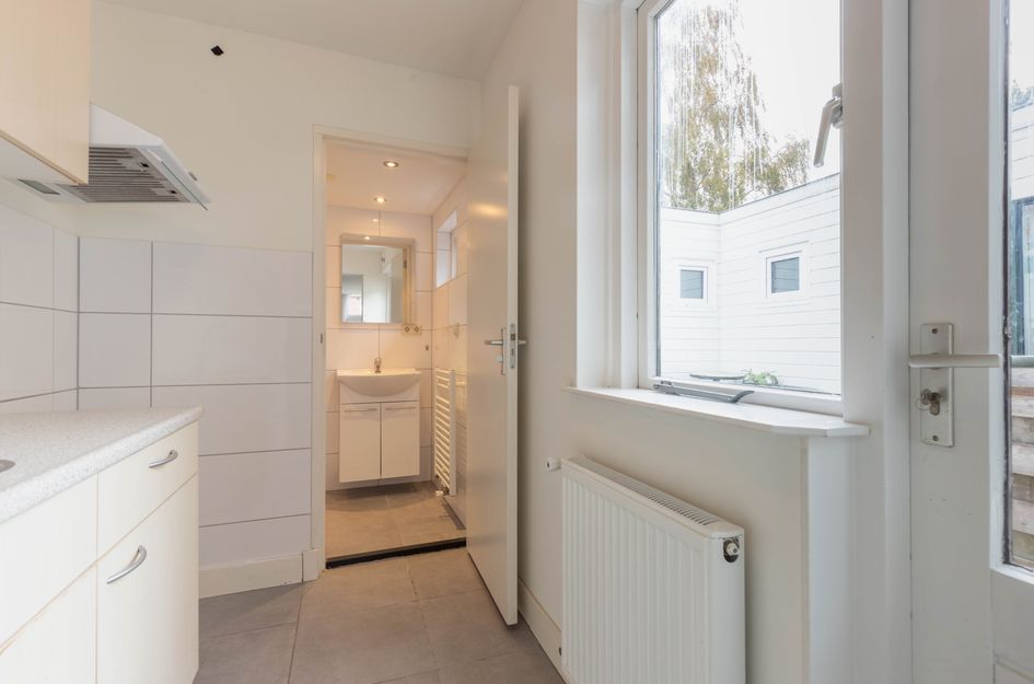 Oosterdwarsstraat 18