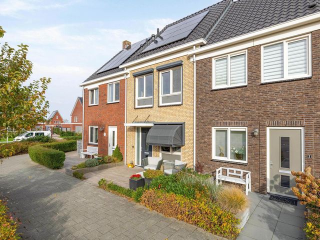 Zoetemanring 1a, Zuidland