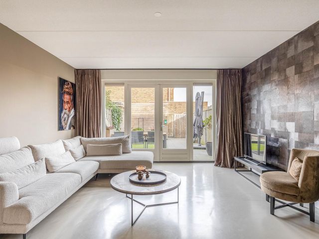 Zoetemanring 1a, Zuidland