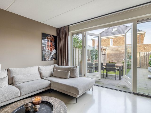 Zoetemanring 1a, Zuidland