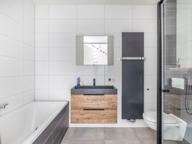 Zoetemanring 1a, Zuidland