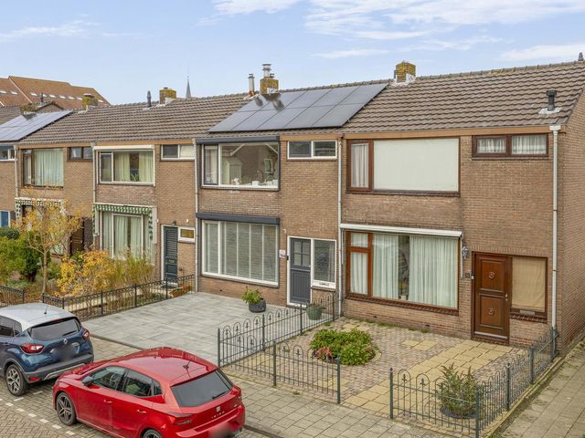 Mr G Groen van Prinstererlaan 11, Zuidland